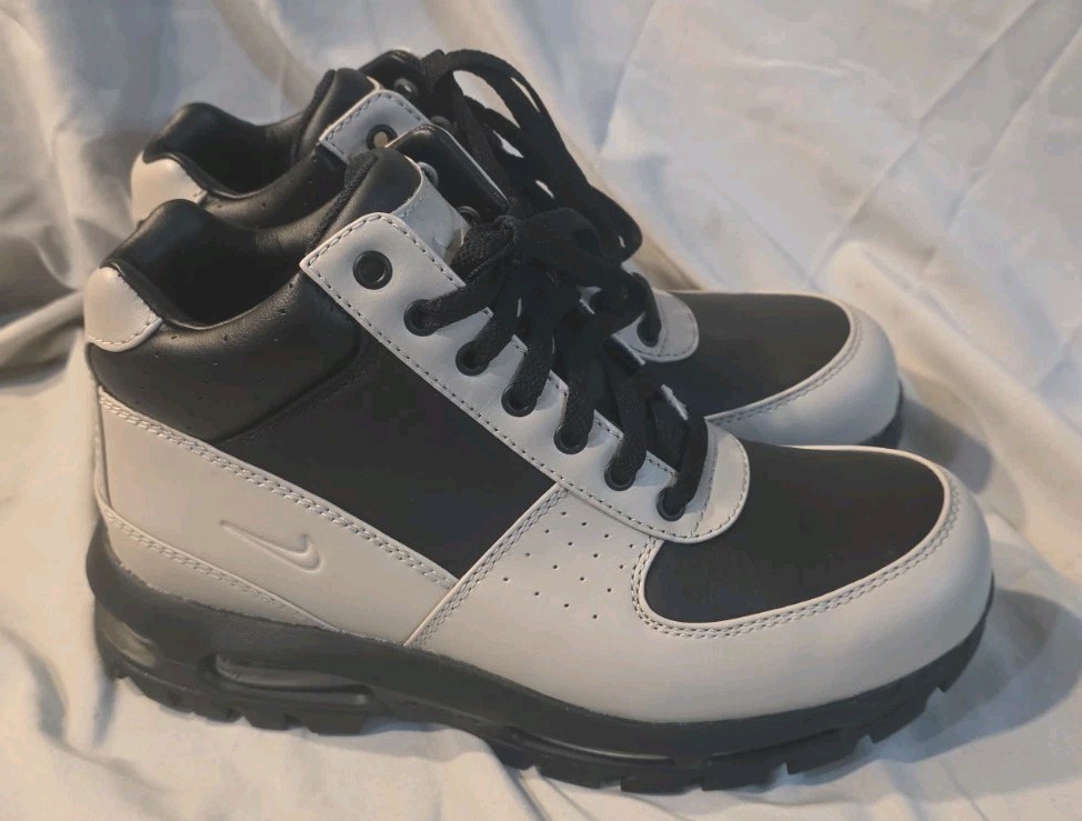 Size 9 Nwob Defect