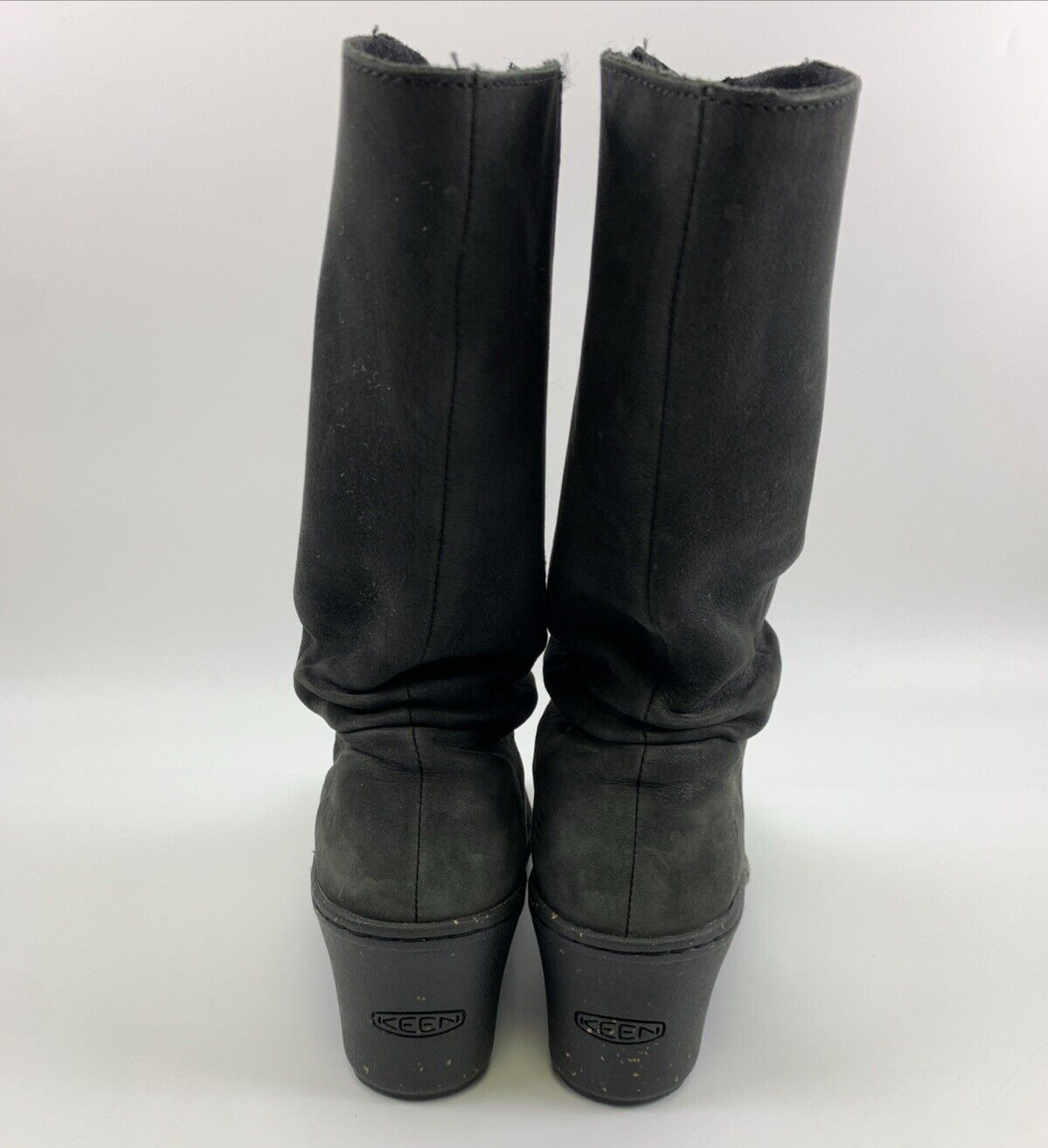 Stivali Keen Akita Mid neri in pelle con zeppa e strappo slouch 1007692 donna 7 5