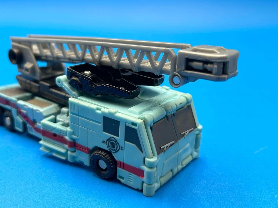 Transformers Generations Hot Spot 2011 Complete - Image 3 of 4