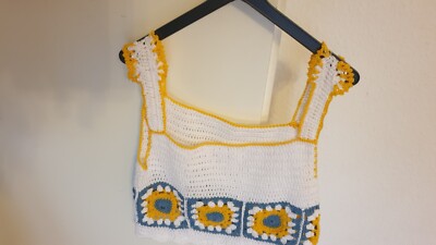 Sommes Bluse Talle M ,weiss mit Muster aus Blau Und Gelbe Blumen ,100%Baumwolle.