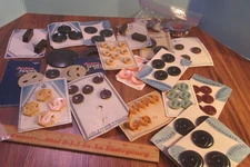 vintage sewing general vintage lot of  buttons brown/yellow fashionable carded