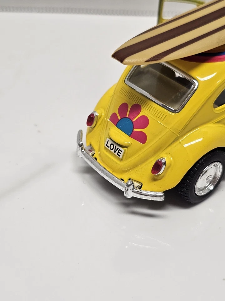 Volkswagen Classic 1967 VW Beetle Love Bug Surfer Hippie Kinsmart 1/32 Diecast Foto 3 de 4