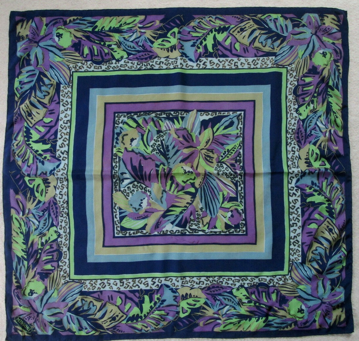 Châle Missoni Vintage 135x135 Cm - 70% Laine, 30% Soie, Motif Multicolore, Occasion