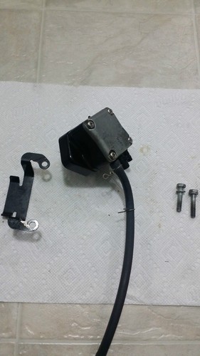 2003 Yamaha 25HP outboard motor fuel pump - Foto 3 di 4