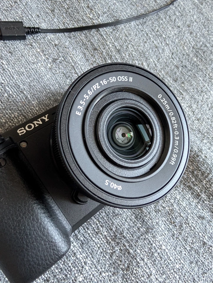 Sony Alpha 6400, photo 2 of 5