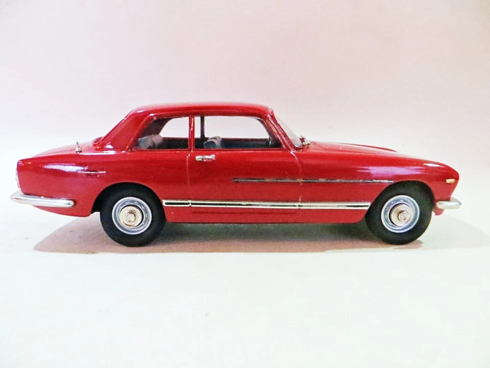 LANSDOWNE MODELS LDM85 '1973 BRISTOL 411 SERIES III' MAROON. 1:43 MIB/BOXED - Image 4 of 4