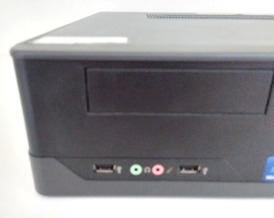 Pc Fujitsu Esprimo E 3521 E Star 5 Ram 4 Gb Hd 250 Gb Lettore Dvd Nero Usato - Immagine 4 di 4