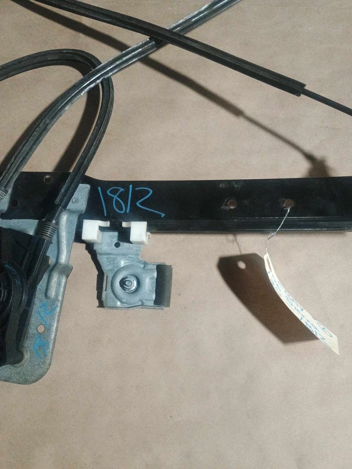 03-06 ESCALADE 00-06 YUKON 05-07 DENALI Regulador de ventana eléctrico trasero izquierdo OEM Foto 4 de 4