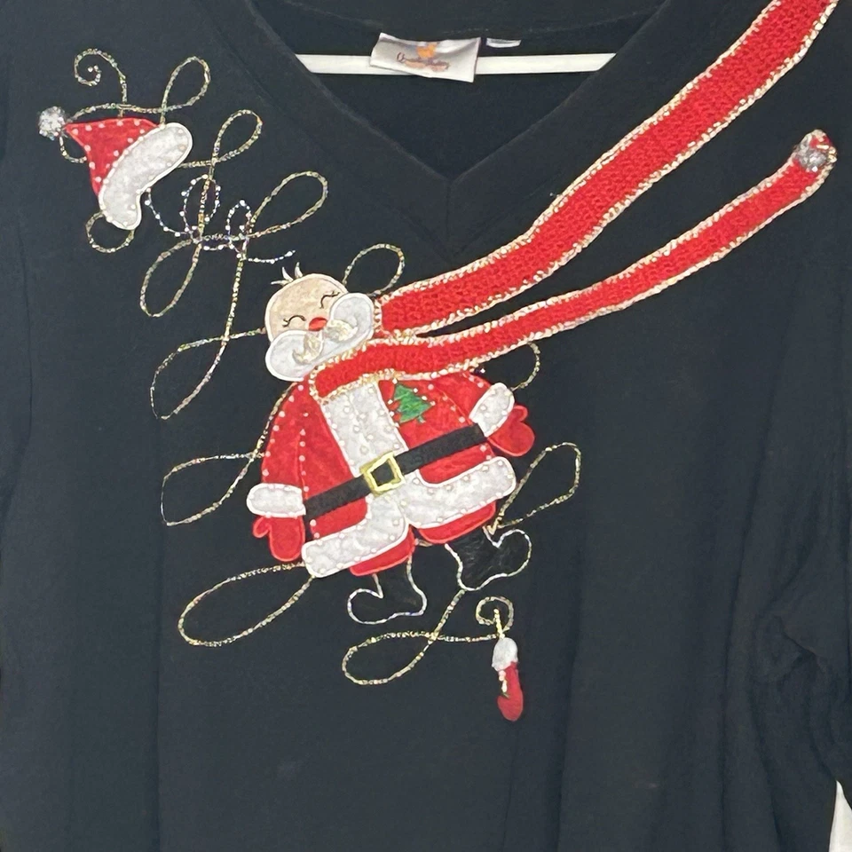 MOLETOM QUACKER FACTORY 3D SANTA TAMANHO XL preto COM DETALHES DE CROCHÊ Engraçado - Imagem 2 de 4