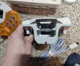 Sega Dreamcast Console BUNDLE W/ 2 cont. , 1 VMU, 1 Game, 1 Rumble Pak. RD DESC.