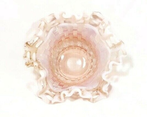 Tazón de baratija de vidrio de colección con volantes encaje grabado imitación cesta tejido cuerpo melocotón rosado - Imagen 4 de 7