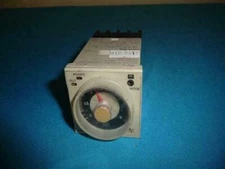 Omron H3CR-A8E H3CRA8E Timer w/ Socket