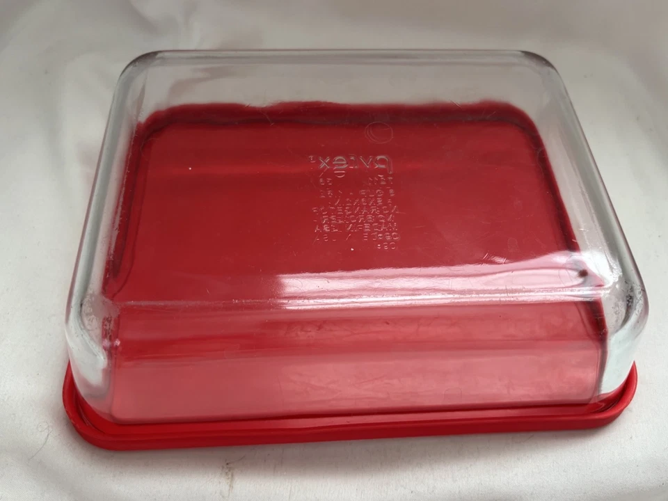 Pyrex 7211 6-Cup Rectangle Glass Storage Dish w/lid  7211-PC 6-Cup Cadet RED - Image 4 of 4