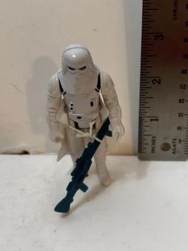 Star Wars 6 inch figure Loose w/Accessory & Backing Card – Snowtrooper (378)