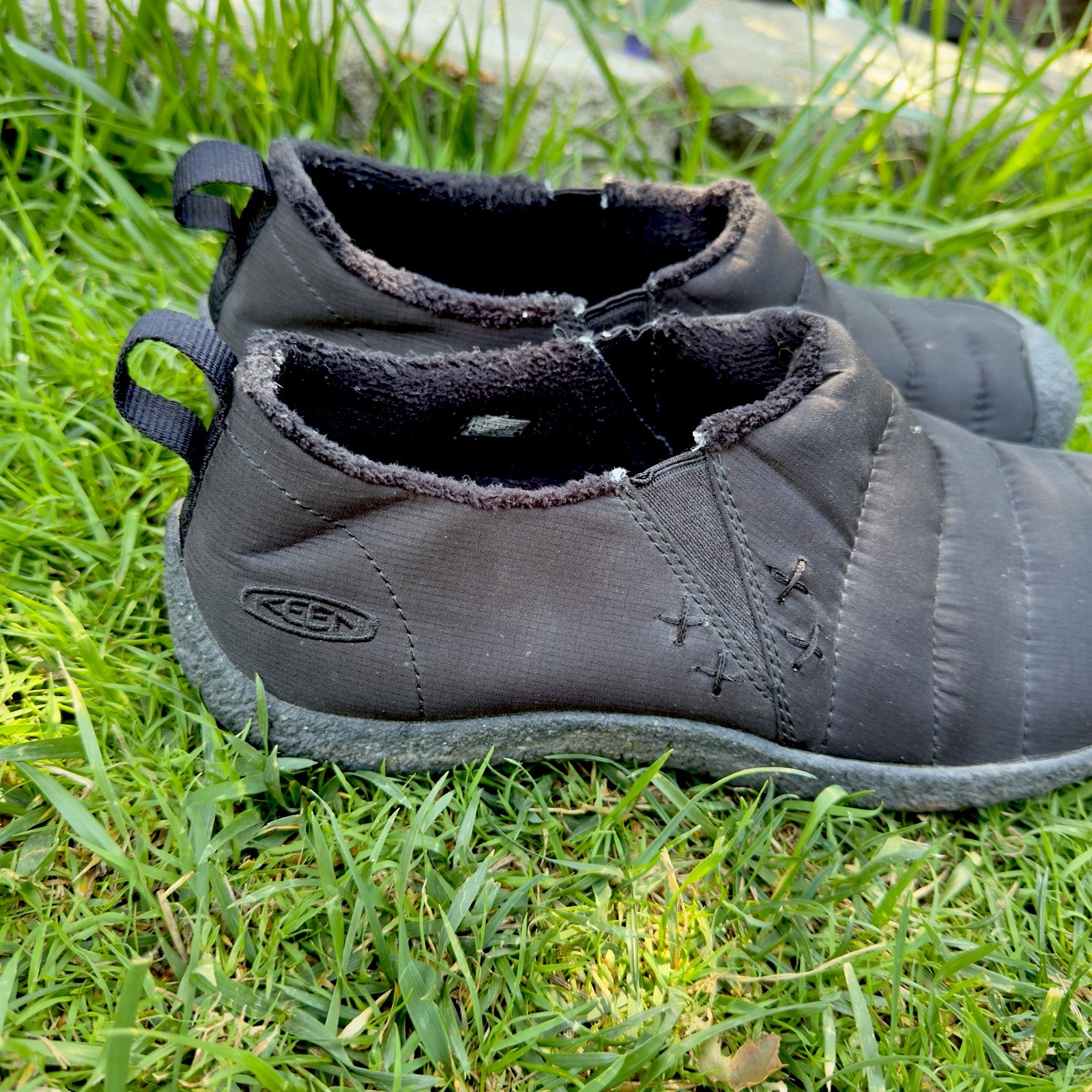 Scarpe uomo Keen Howser II taglia 10 5 nere trapuntate nylon foderate in pile slip on