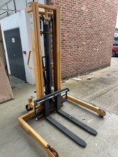 1000kg Manual 1.6m Lift Hand Hydraulic Straddel Pallet Stacker Truck Forklift