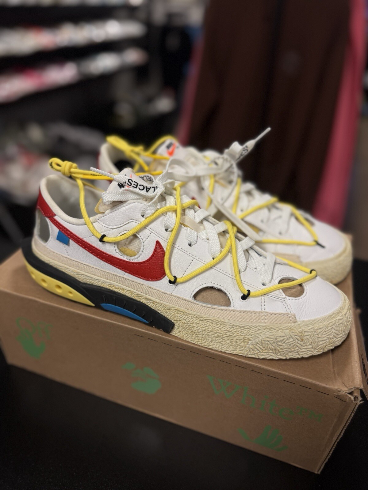 OFF WHITE X NIKE Blazer Basso '77 Off White Bianco Rosso Universitario DH7863 100 Uomo Taglia 11