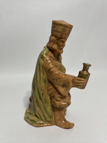 Statuina presepe vintage uomo saggio, con un regalo, ceramica - Foto 4 di 20