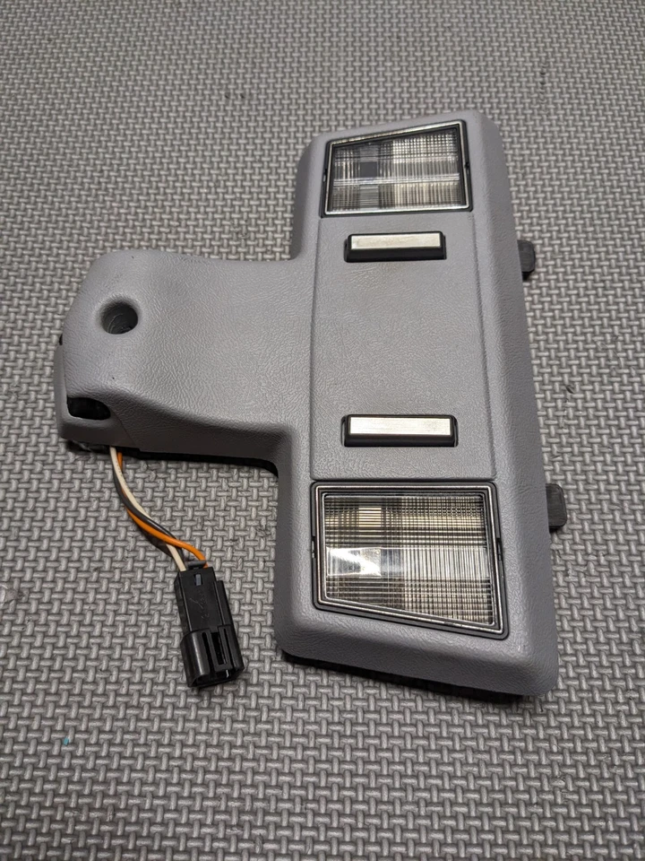 Luz de mapa domo gris Buick LeSabre Park Avenue Cadillac Eldorado 1980-1991 Foto 3 de 4