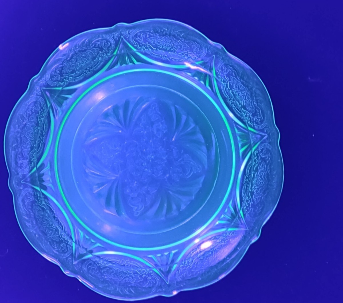 Vintage Hazel-Atlas Green Depression Glass. 