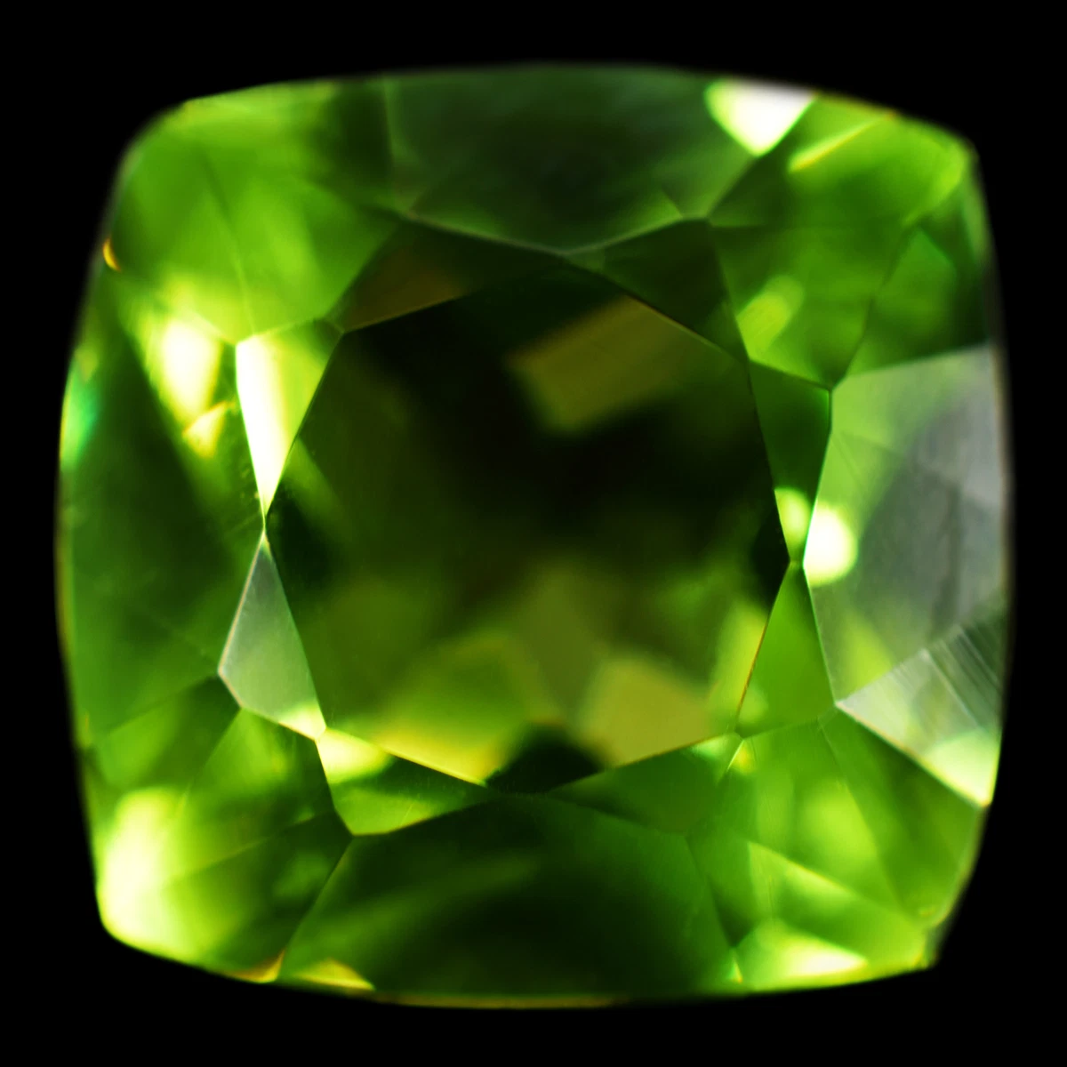 Peridot cushion cut ring deals