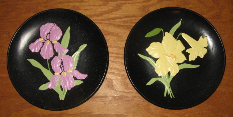 Vintage Mallory Ceramic Pottery Studio Set of 2 Floral Dishes Plates Jamar © 57