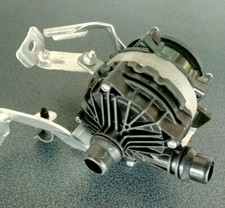 Mercedes C190 W190 AMG TG Wasserpumpe K&uuml;hlmittelpumpe 0005998900