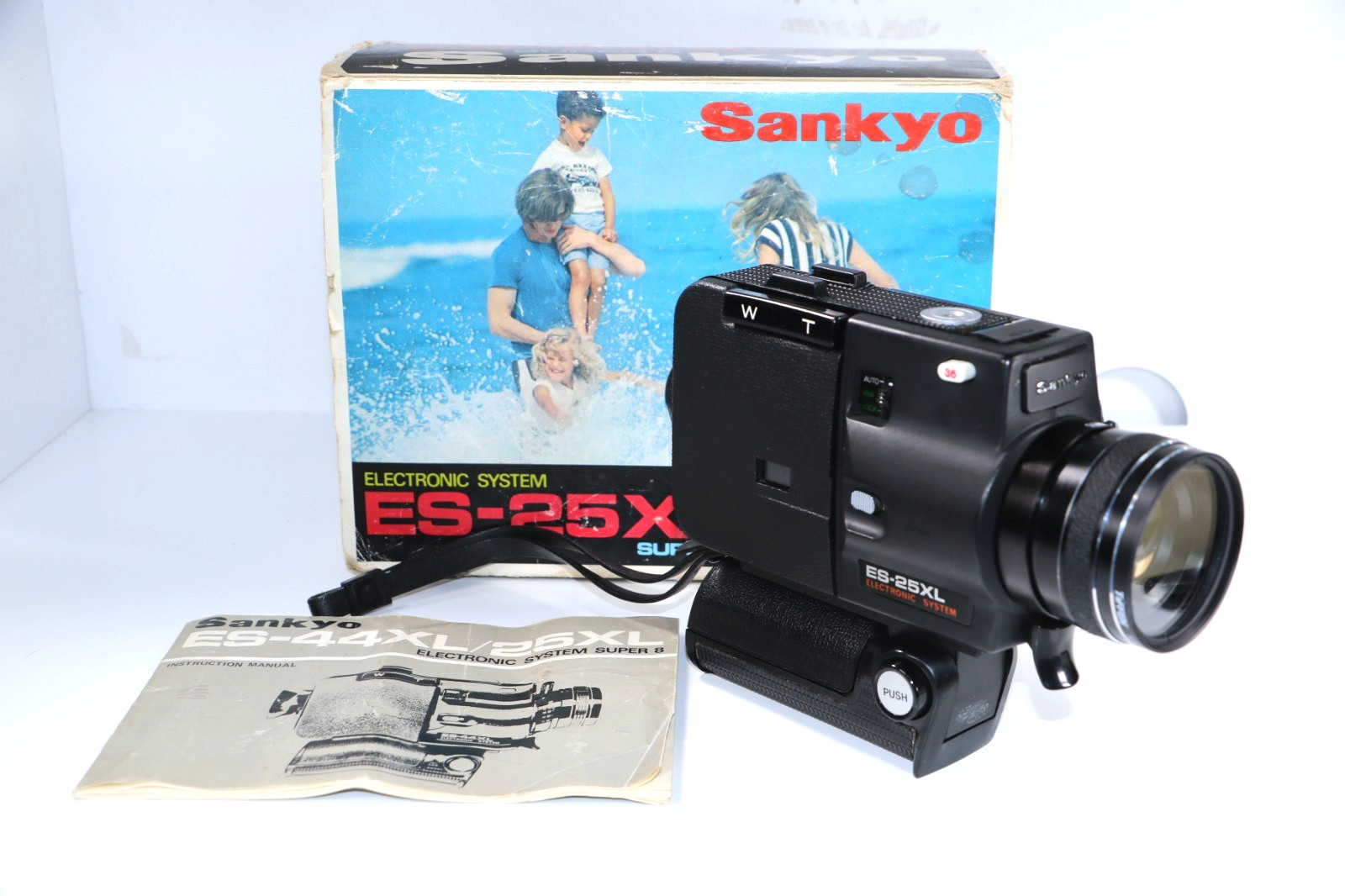 Sankyo ES-25XL Super 8 Camera Film Tested / Watch Video