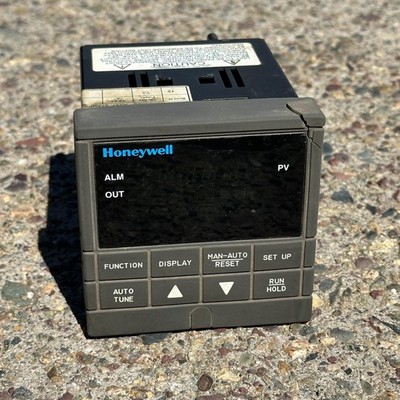 USED Honeywell UDC2000 Mini-Pro  Temperature Controller DC200E-0-00A-100000-0