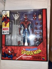 Medicom Toy MAFEX No.075 Spider-Man Comic Ver. Peter Parker Action Figure