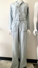 Universal Thread Woman  s Light Wash Denim Overalls Size 4