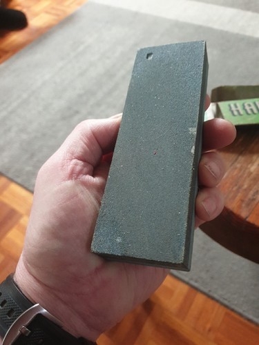 VINTAGE HAMBURG SCHARFE STEIN CO. SHARPENING STONE IN ORIGINAL BOX - Picture 8 of 11
