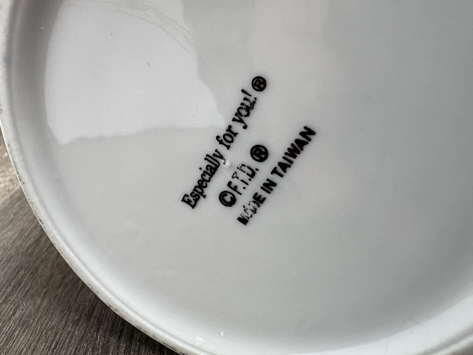 Esmoquin FTD 1992 pajarita multiusos taza jarrón 4 1/4" de alto Foto 2 de 4