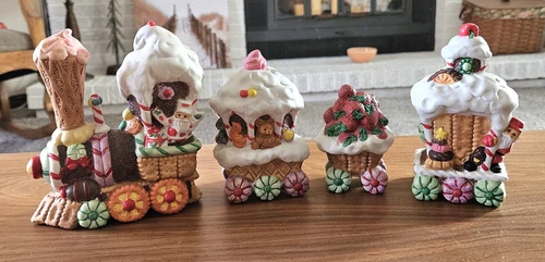 Vintage ICE CREAM SUNDAE CANDY Ceramic Santa TRAIN 