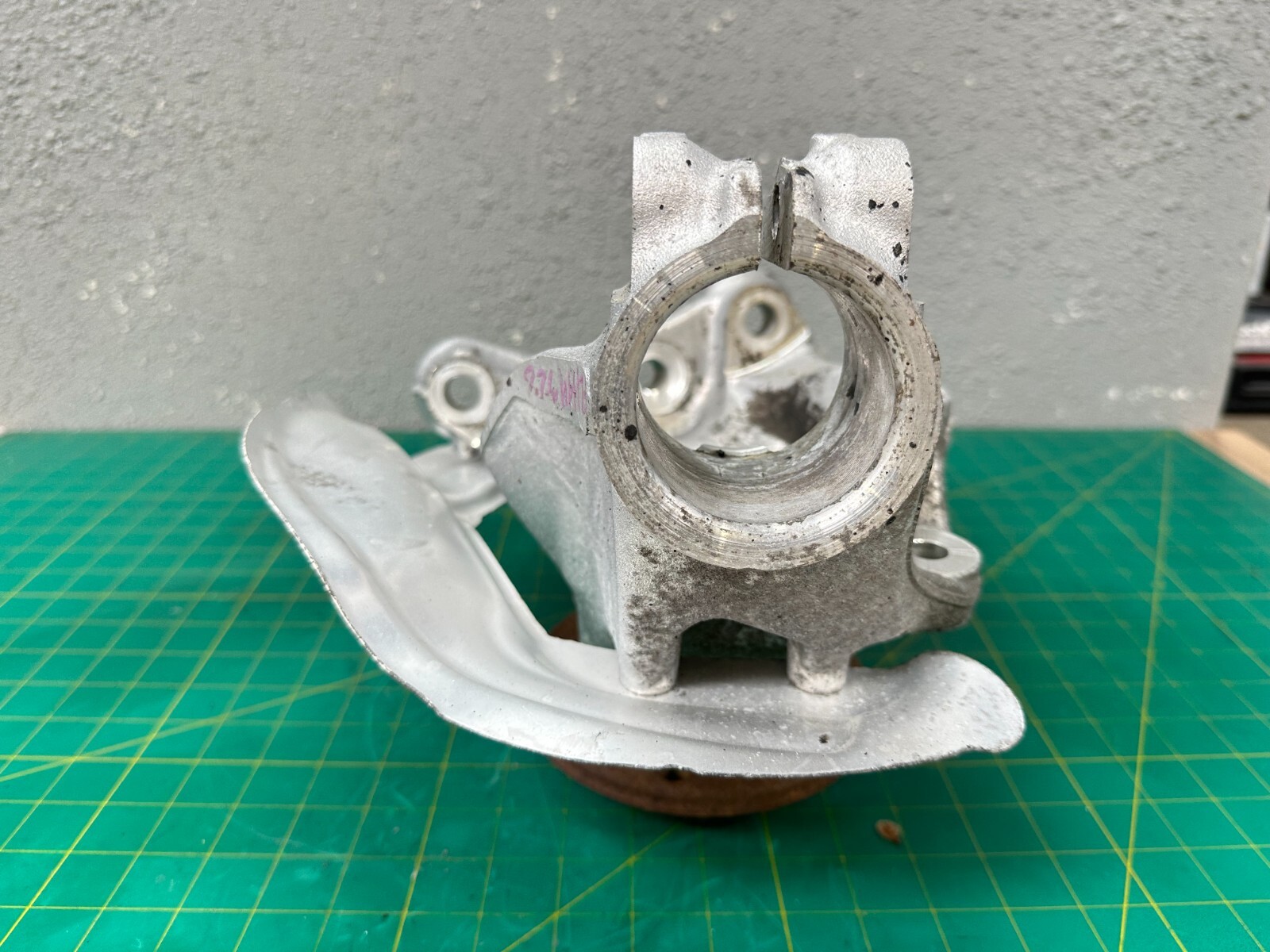 12-18 BMW F20 F30 F32 F36 AWD Front Spindle Wheel Hub Bearing 