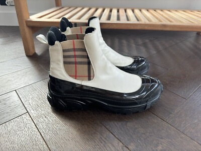 Burberry white Chelsea boots size with box UK
