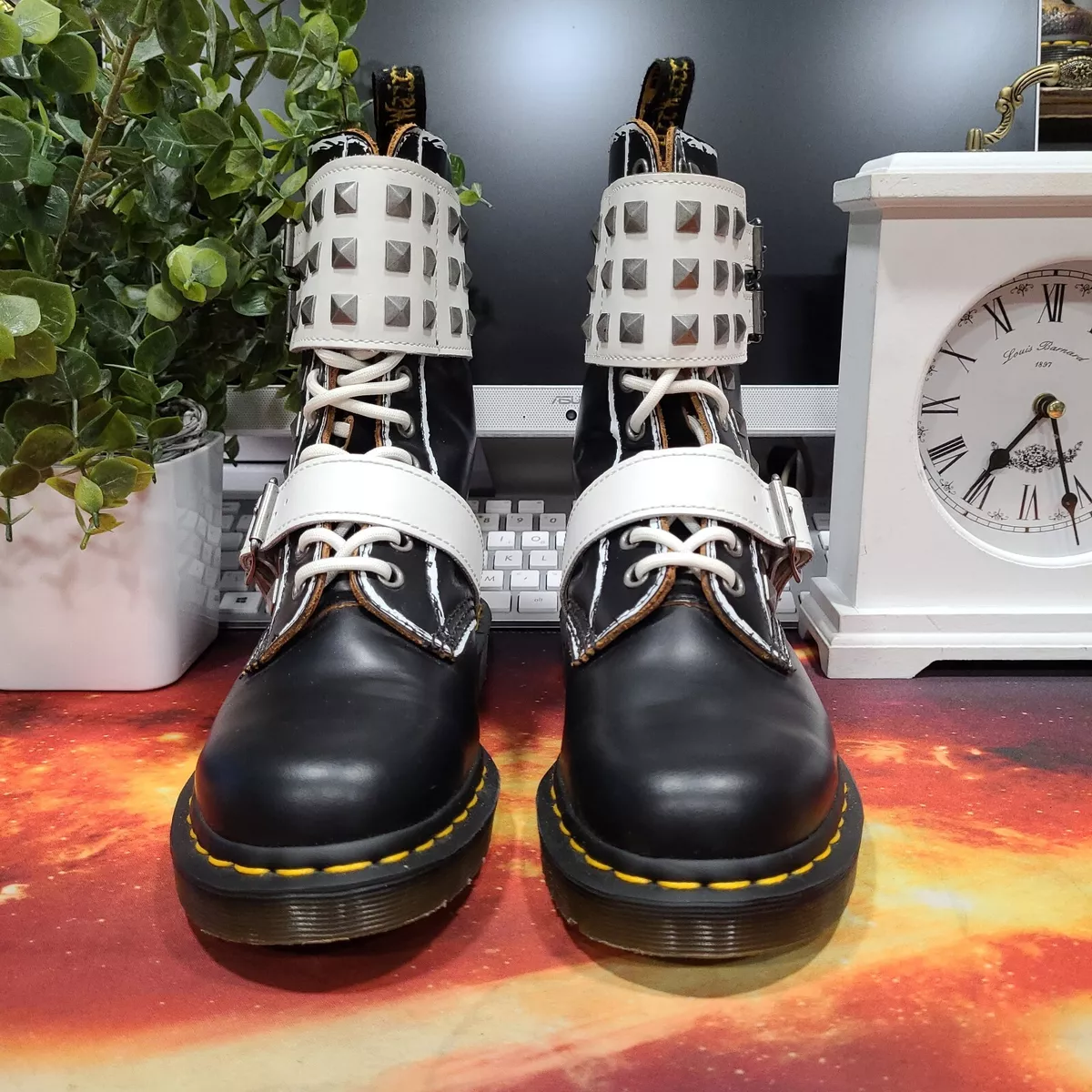 Dr 2025 martens joska