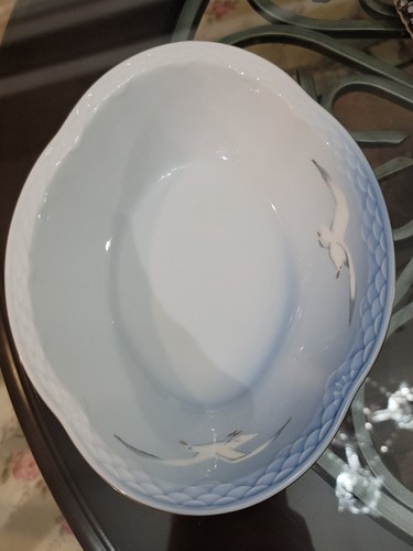 Bing & Grondahl Copenhagen Seagull Gold Rim Bowl 572 8.5" 1st Q - Picture 4 of 11