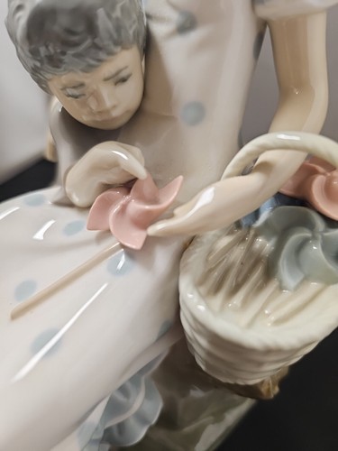 Lladro Flying Gypsies Woman Boy Pinwheels Figurine #4993 Glossy Finish Retired - Picture 7 of 15