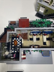 LEGO Creator Expert: Parisian Restaurant (10243) Retired 