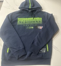 Seattle Seahawks Men  s Hoodie Medium Retails for 85