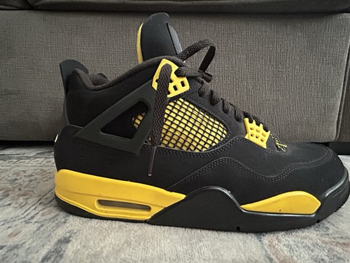 Jordan 4 Retro Thunder (2023)