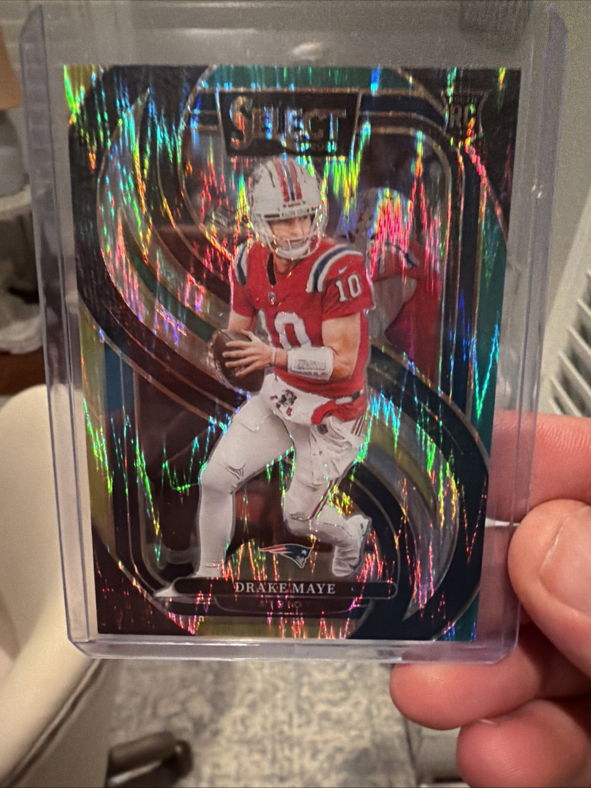 2024 Panini Select - Premier Level Drake Maye #113 Green-Yellow Shock Prizm (RC)