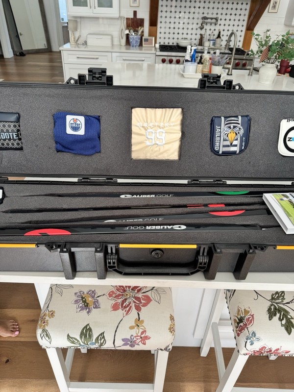 One-of-One Wayne Gretzky Custom Golf Collection – 4 Putters, Hockey Shafts, Cup