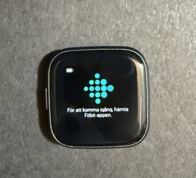 Fitbit Versa 2 Smartwatch Activity Tracker Gray Charger 32 Bands!