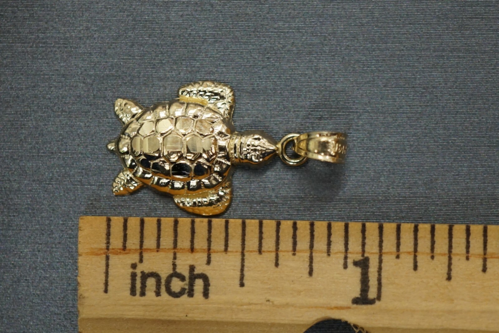 14K Solid Yellow Gold 0.8" Beautiful Diamond Cut Turtle Charm Pendant.