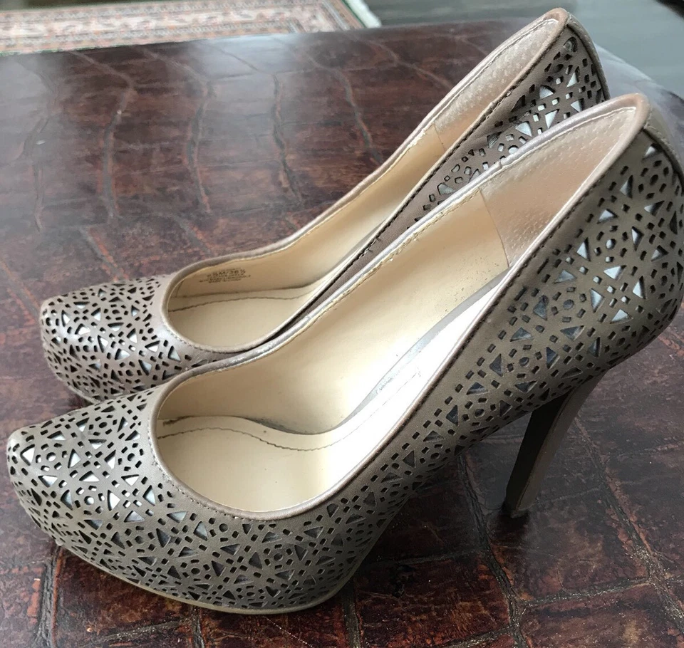 Zapatos de tacón alto genuinos BCBG Paris para mujer talla 6,5 Padgett tostado/bronce 6 1/2 Foto 4 de 4