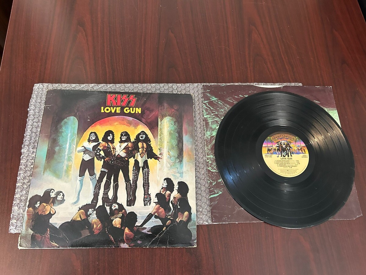 Vintage Kiss 1977 Love Gun Vinyl LP Record NBLP-7057. See Photo