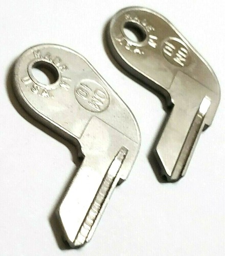 ilco brand key blanks, set of 2, # OM10, locksmith - Picture 5 of 5