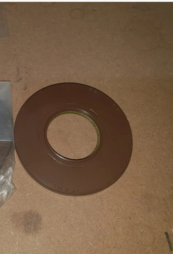 SELLO ORIGINAL TOYOTA, ACEITE (PARA AJUSTE DEL ÁRBOL DE LEVAS) 90311 - 38065 Foto 3 de 3